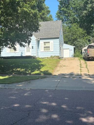 Main picture of 2304 S Norton Ave