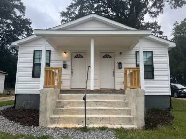 Main picture of 534 N Church St