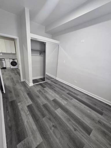 Main picture of 1328 W 18th Pl