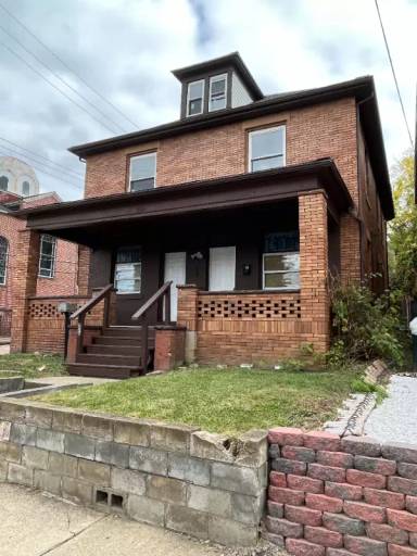 Main picture of 256 Maplewood Ave