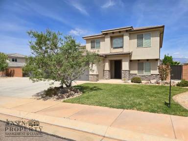 Main picture of 3310 E Tanoak Dr