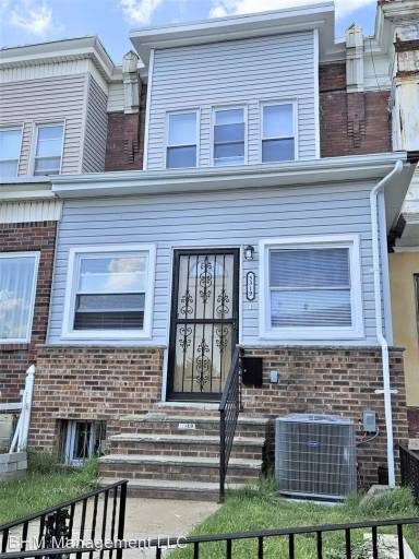 Main picture of 5319 Thomas Ave