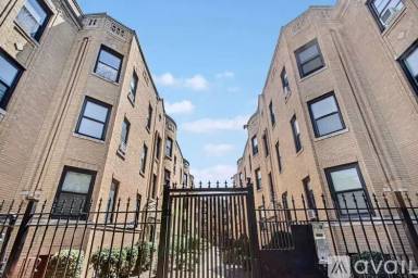 Main picture of 4611-15 1/2 S Drexel Blvd