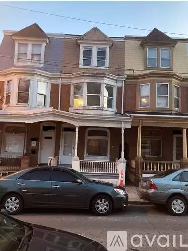 Main picture of 1726 Haak St