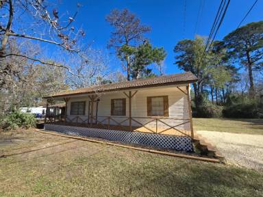 Main picture of 666 N FM 356