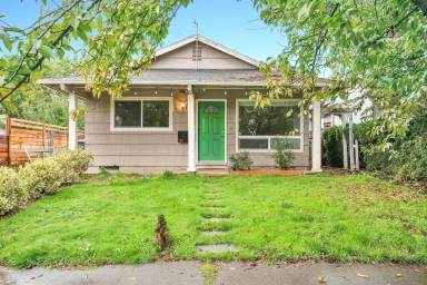 Main picture of 3817 SE 69th Ave