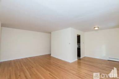 Main picture of 5820 N Sheridan Rd