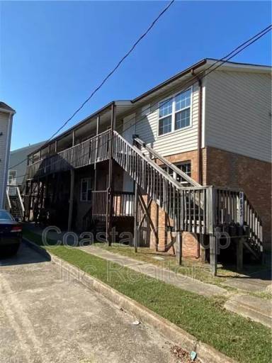 Main picture of 9633 15th Bay St