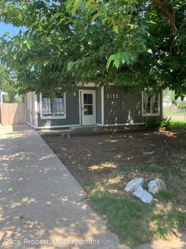 Main picture of 3100 Redwood St