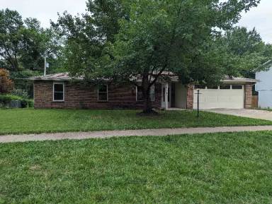 Main picture of 312 N Crestline Dr