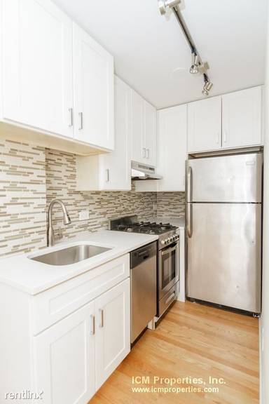 Main picture of 2520 W Leland Ave