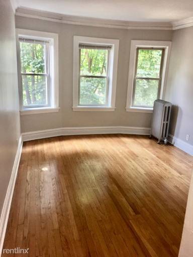 Main picture of 4516 N Wolcott Ave
