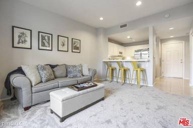 Main picture of Crescent Walk