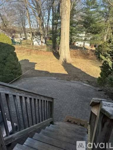 Main picture of 185 Nettleton Ave