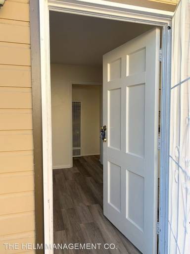 Main picture of 2634 Violet St