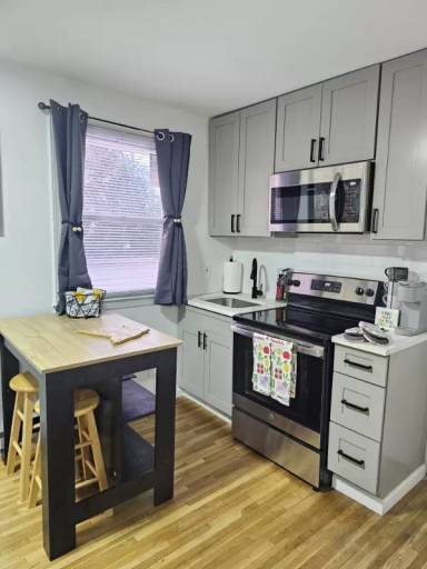 Main picture of 30 Archer Ave
