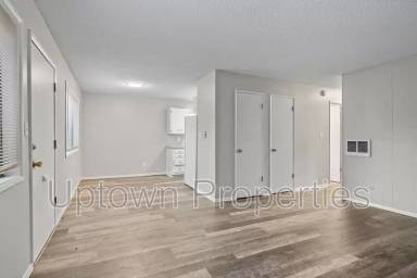 Main picture of Executive Arms Apartments