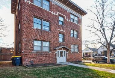 Main picture of 803 E 42nd St