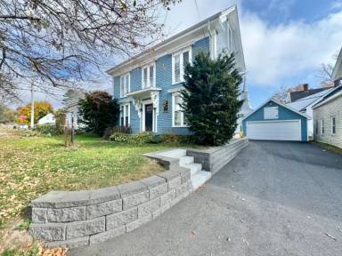 Main picture of 23 Mechanic St