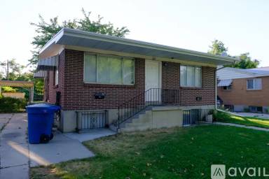 Main picture of 421 N Oakley St