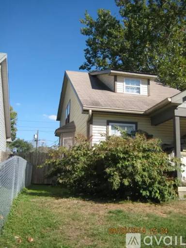 Main picture of 517 N Sheffield Ave
