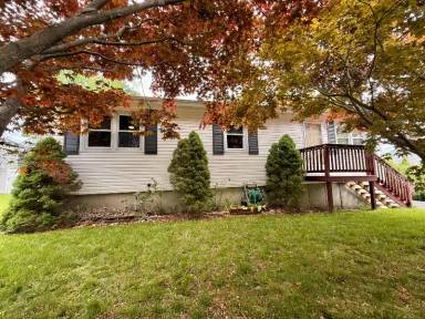 Main picture of 65 Drew Ave
