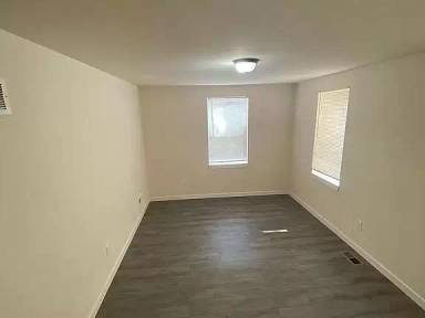 Main picture of 5526 Walnut St