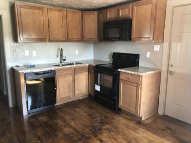 Main picture of 705 W Middle St