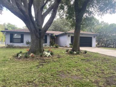 Main picture of 851 Rolling Woods Ln