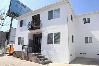 Main picture of 8655 W Pico Blvd
