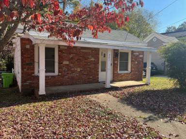 Main picture of 701 S East St