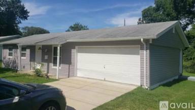 Main picture of 2106 Elm St