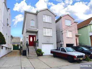 Main picture of 30 6th St