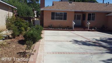 Main picture of 744 W Avenue J8