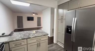 Main picture of 2703 N Centennial St