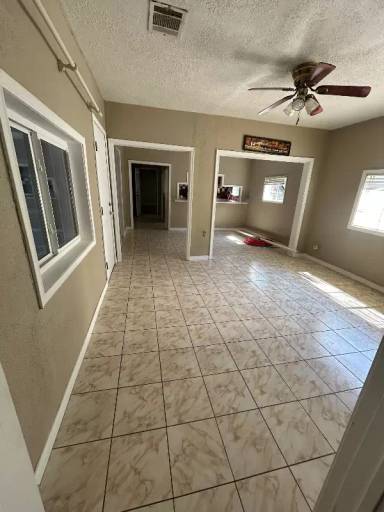 Main picture of 904 E Hedrick St