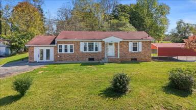 Main picture of 914 Cedar Grove Rd
