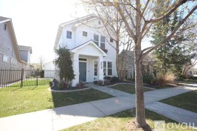 Main picture of 405 W Valentino St