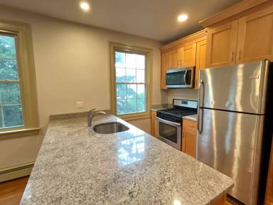 Main picture of 673 Orange St