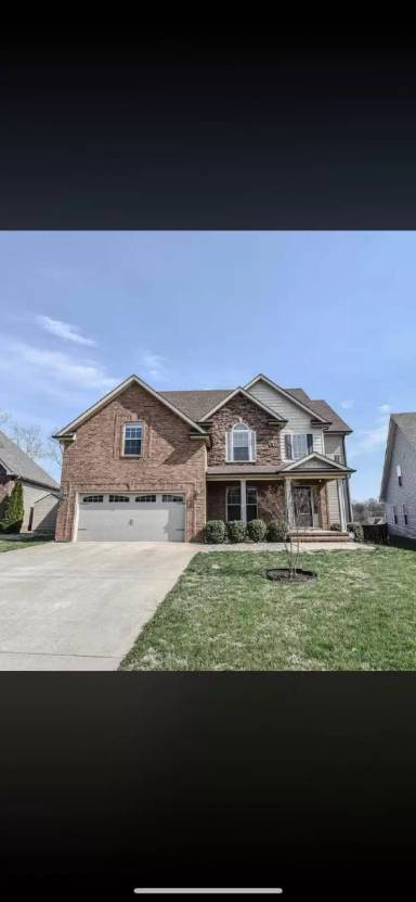 Main picture of 812 Carousel Ct