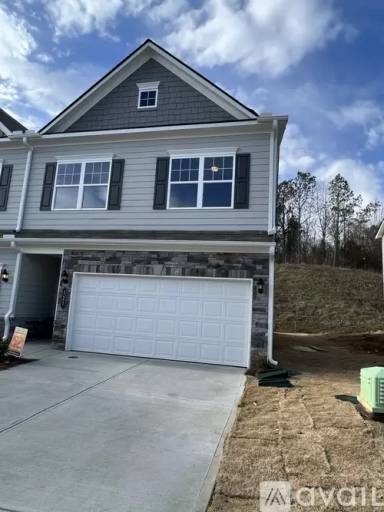 Main picture of 121 Pinnacle Way