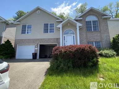 Main picture of 123 Cobblestone Cir