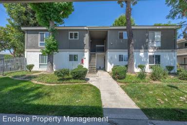 Main picture of 2875 S Fairview St