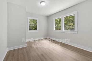 Main picture of 1657 Lee Ave SW