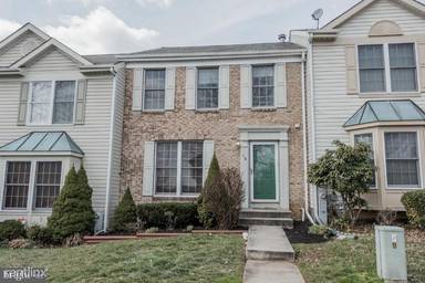 Main picture of 10 Overmill Ct