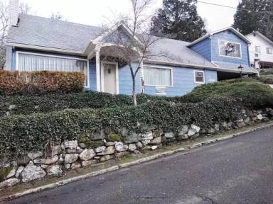 Main picture of 1368 SE Overlook Ave