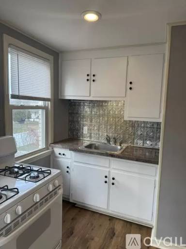 Main picture of 307 N 6th Ave