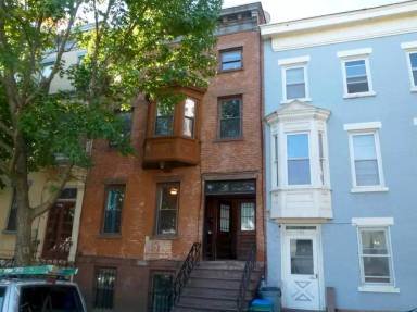 Main picture of 130 Hamilton - Apt 2