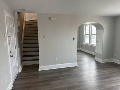 Main picture of 23 N Broadway