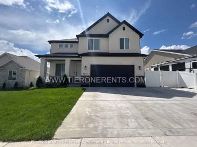 Main picture of 4077 N Fairfield Dr